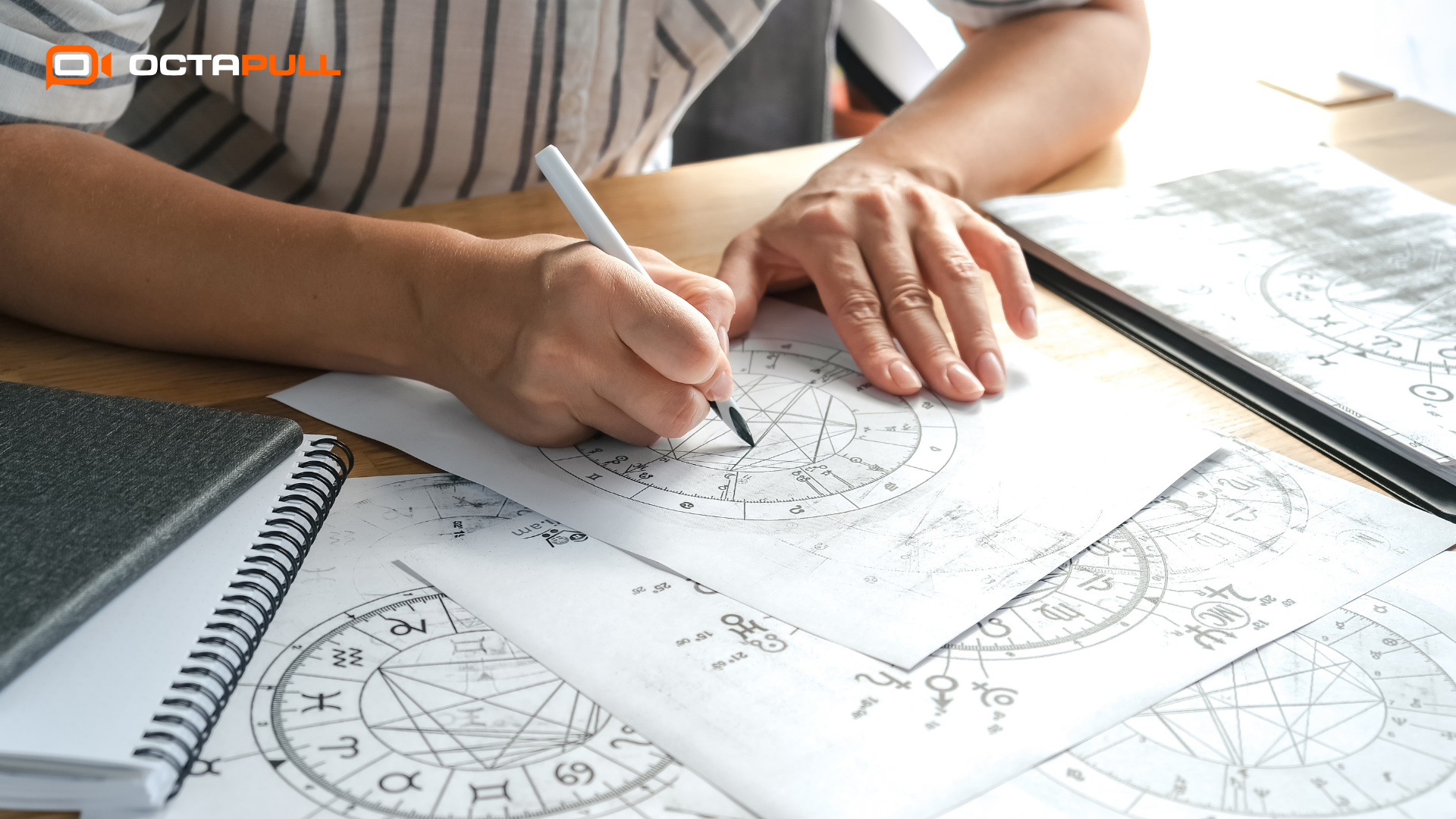 Astrologlar İçin Online Gelir Artırma Stratejileri: Astroloji Eğitimi Verin, Kazancınızı Artırın