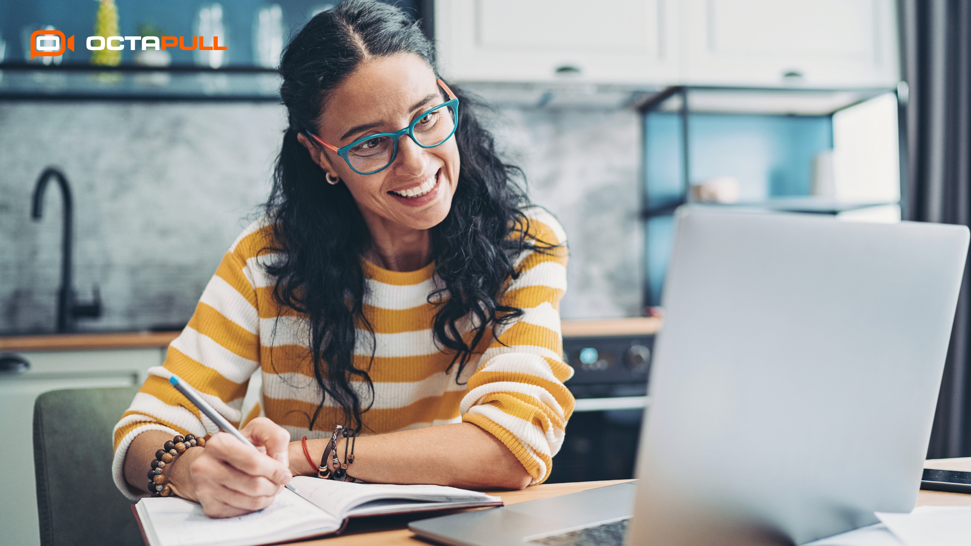 Online Toplantı Rehberi: Başlangıç Seviyesinden Profesyonel Kullanıma Kadar Her Şey