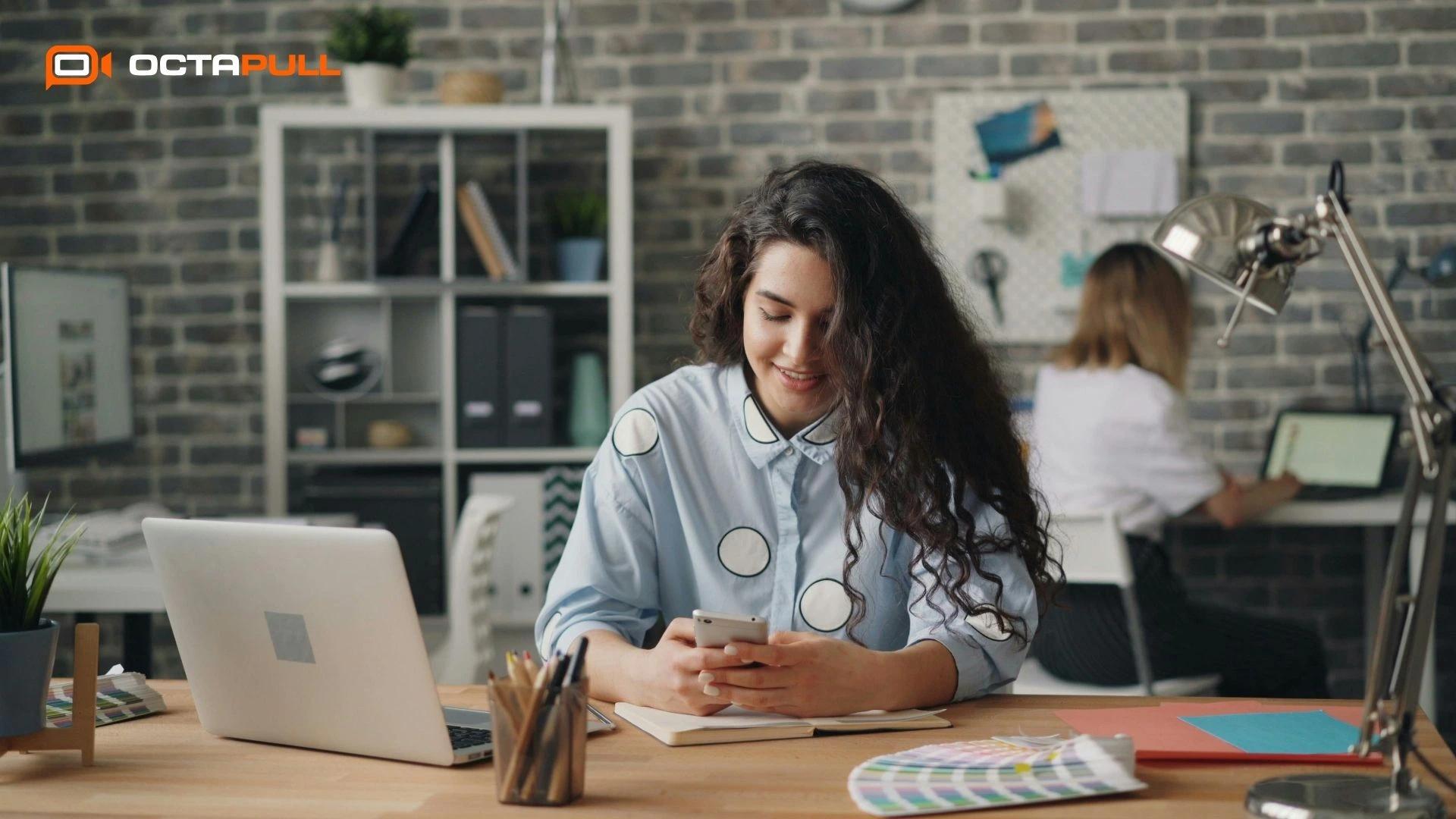 Anlık Mesajlaşma Nedir? İşletmeler İçin Güvenli ve Kullanıcı Dostu İletişim Çözümleri