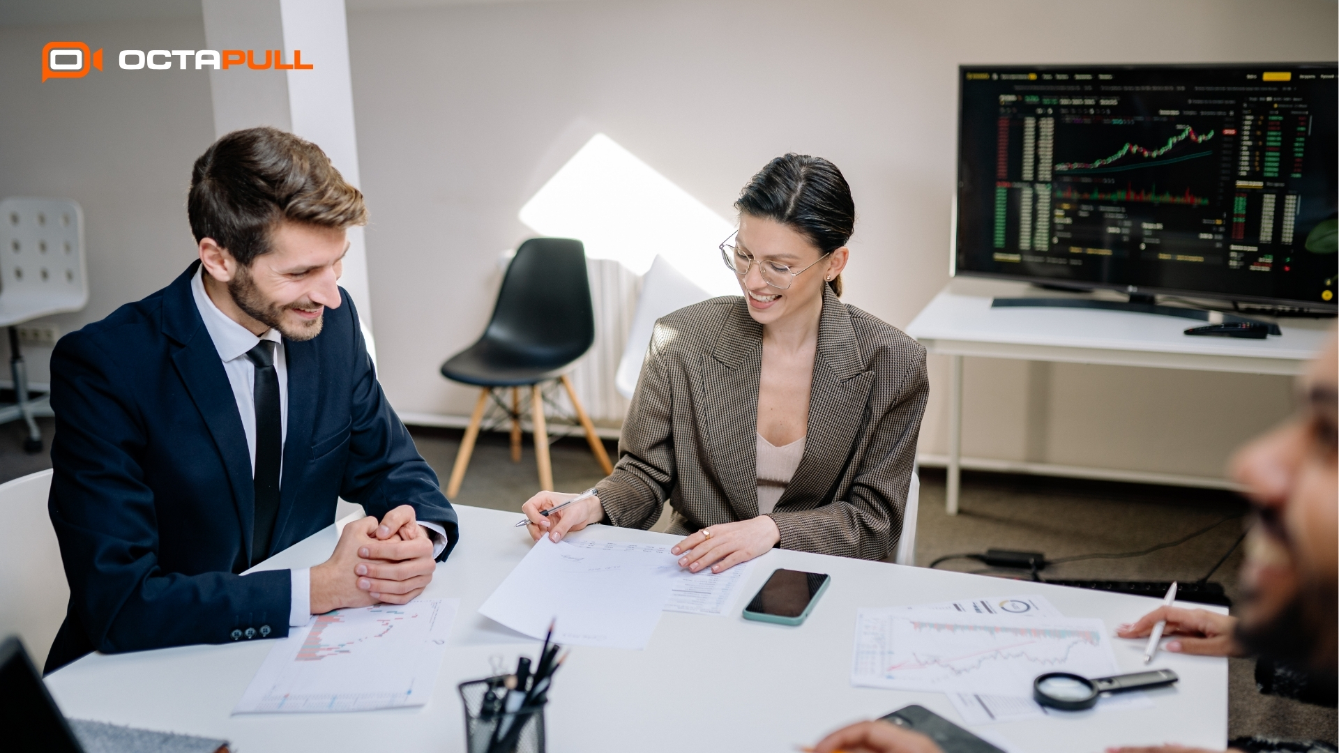 Yapay Zekânın Dönüştürücü Gücü ile Modern İş Yerini Yeniden Şekillendirin-octapull (3)